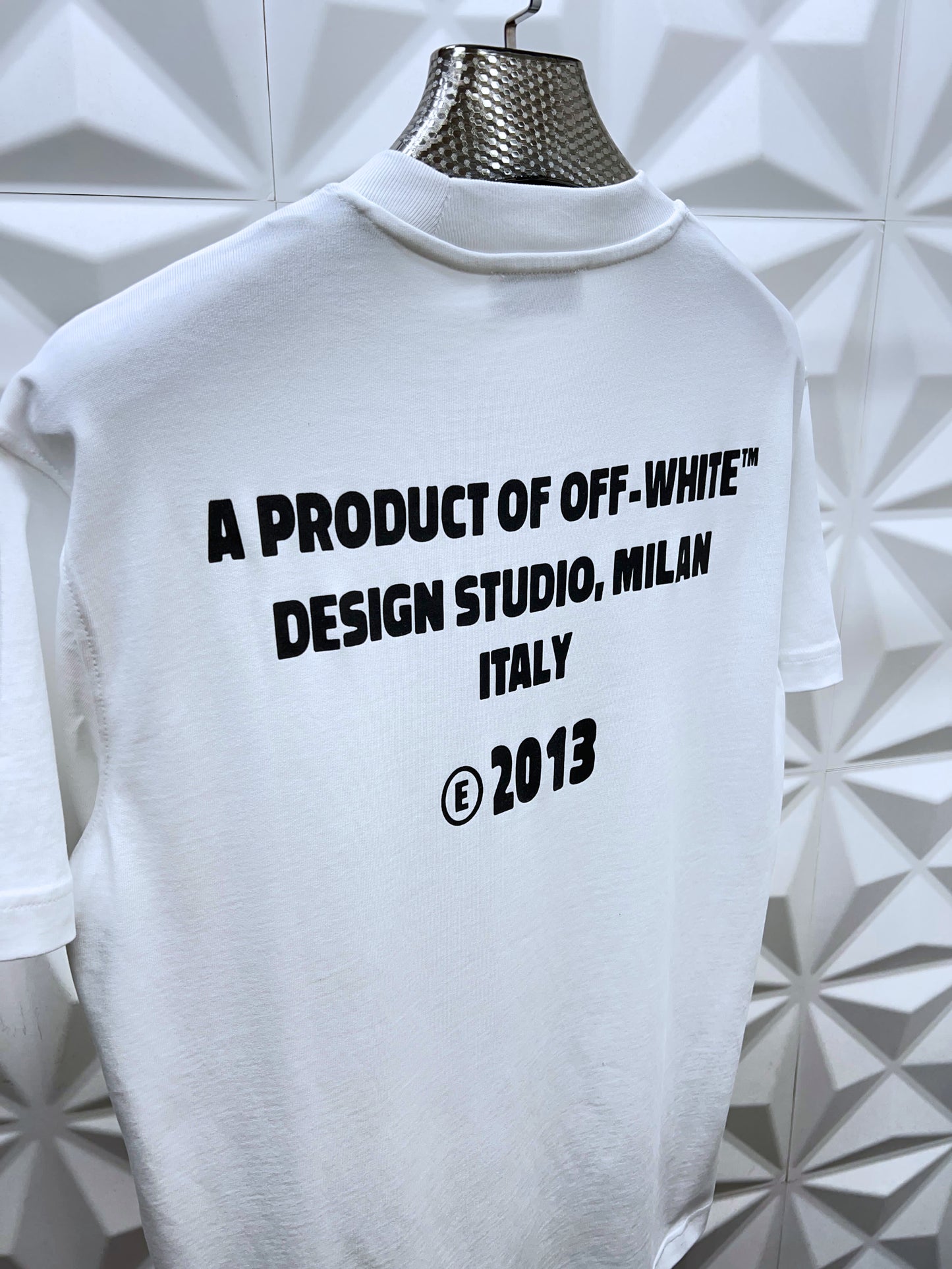 OFF WHITE