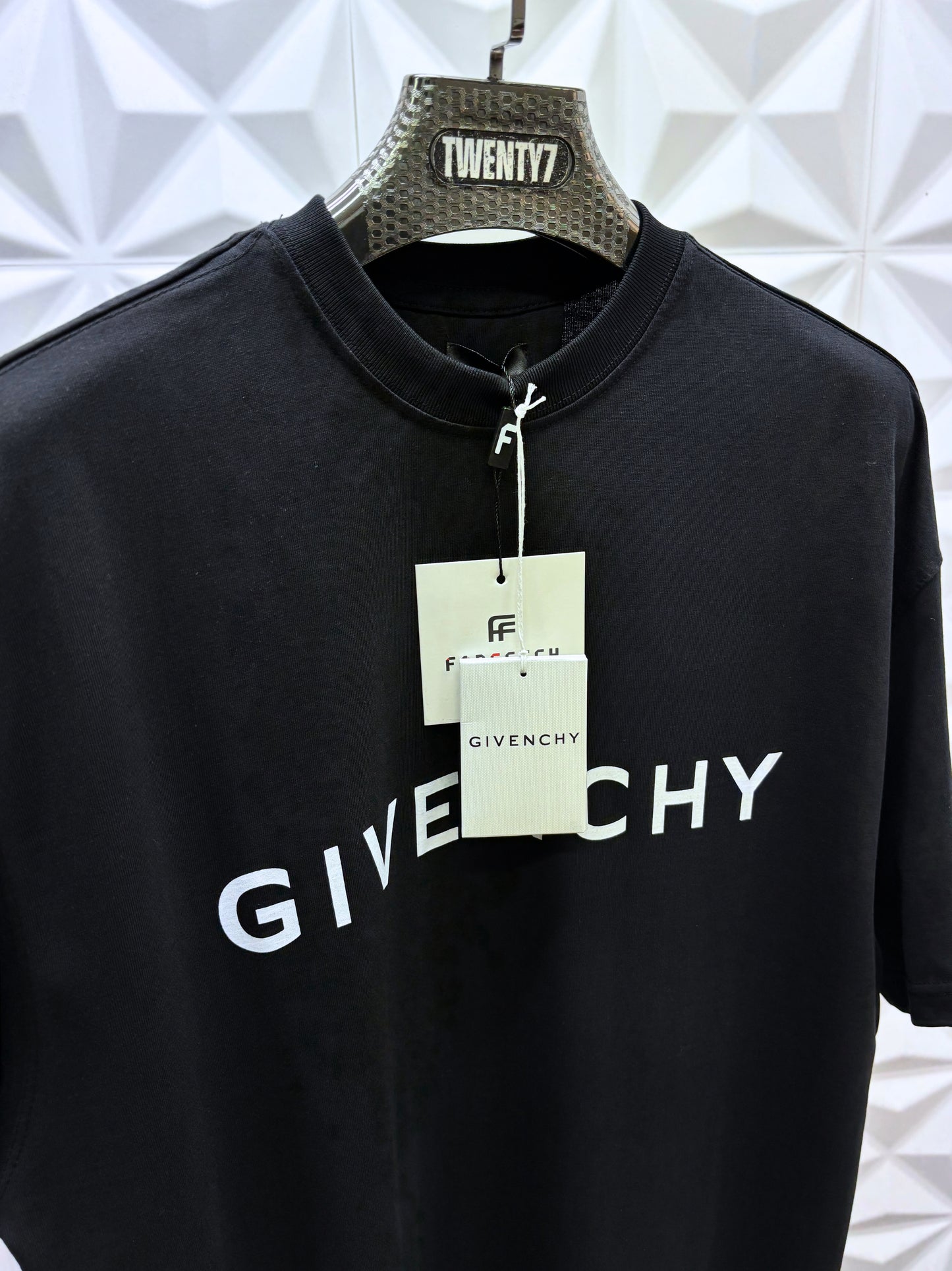 GIVENCHY