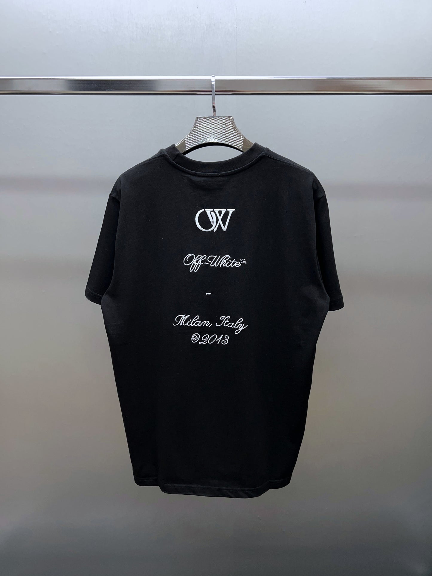 OFF WHITE