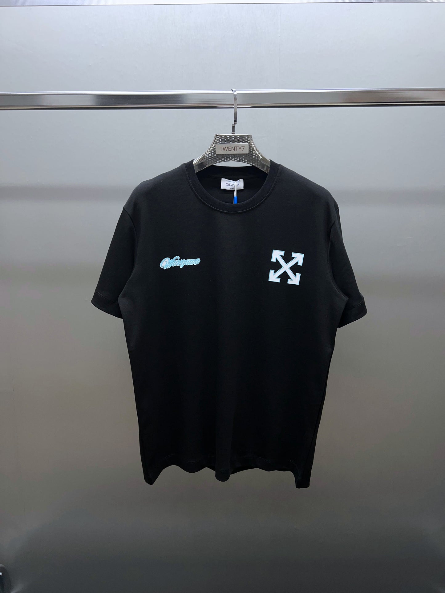 OFF WHITE
