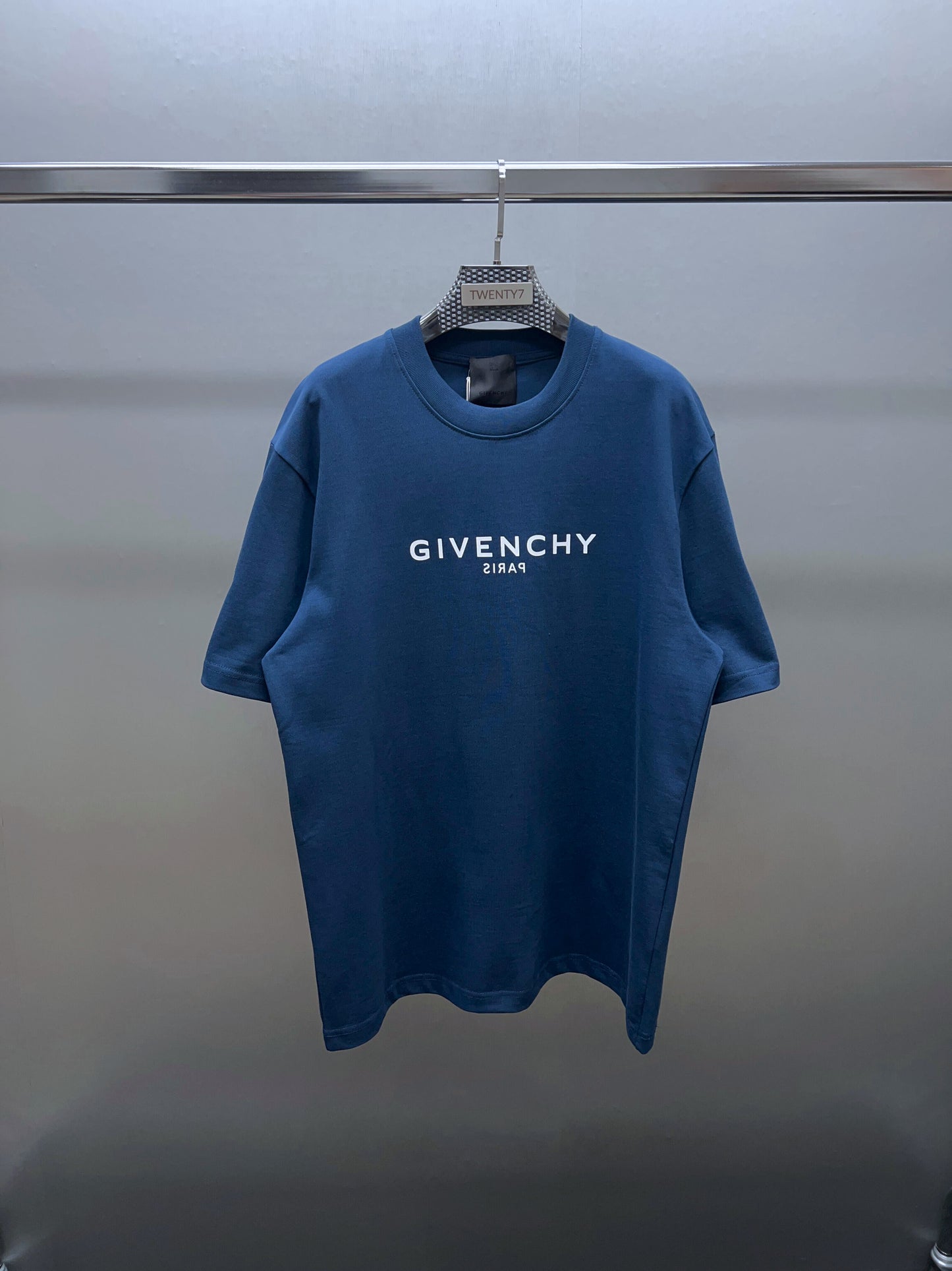 GIVENCHY