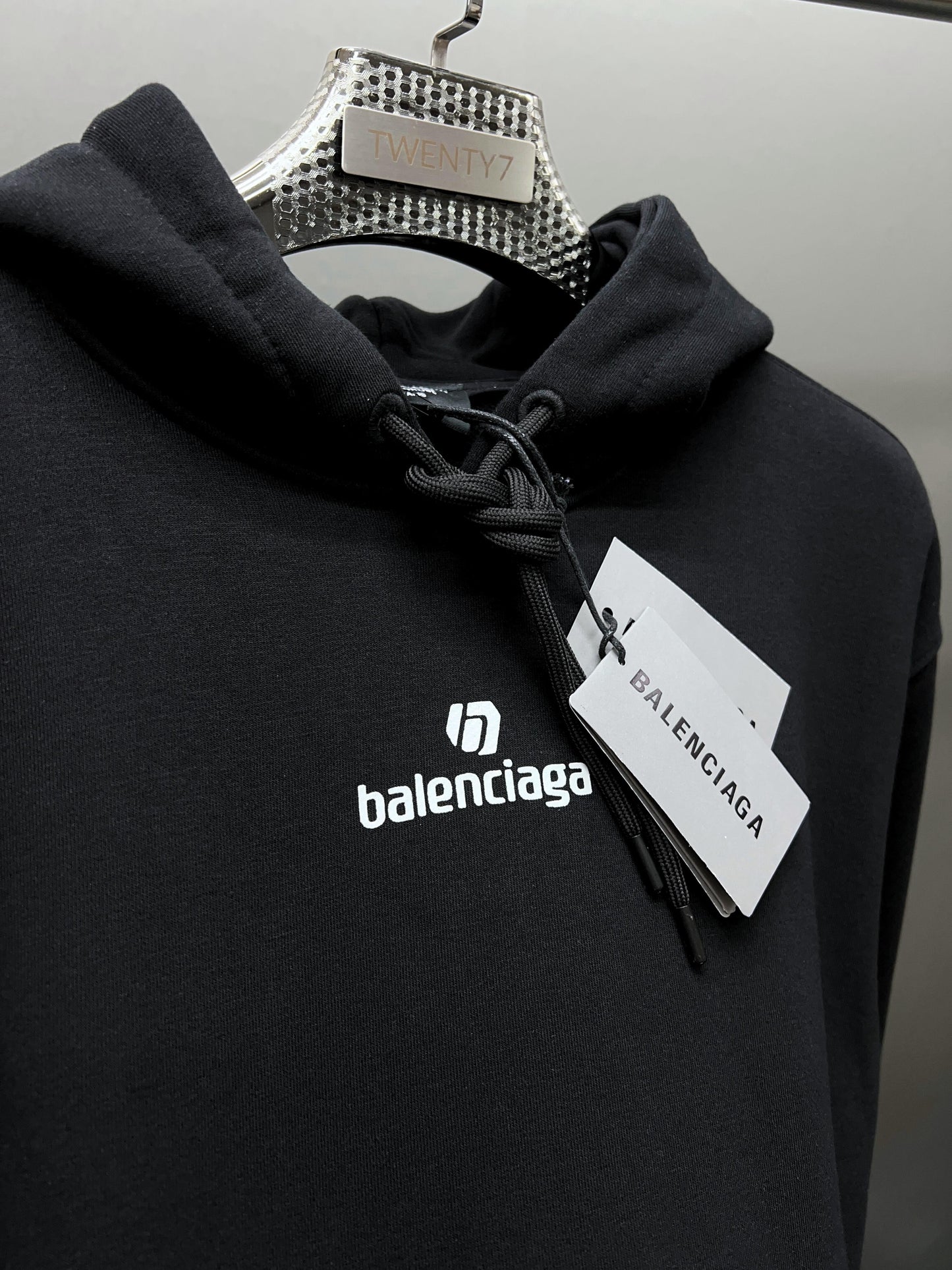 BALENCIAGA