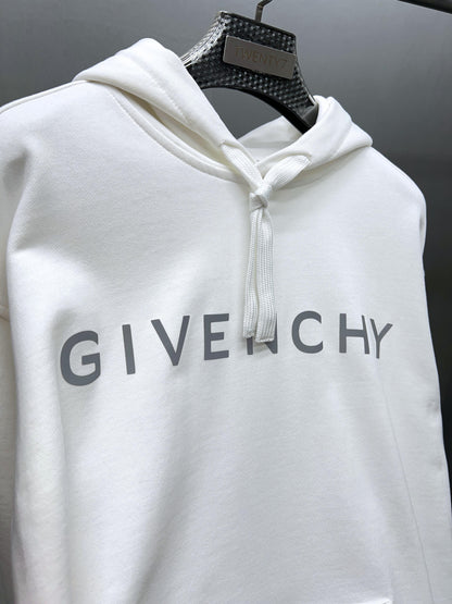 GIVENCHY