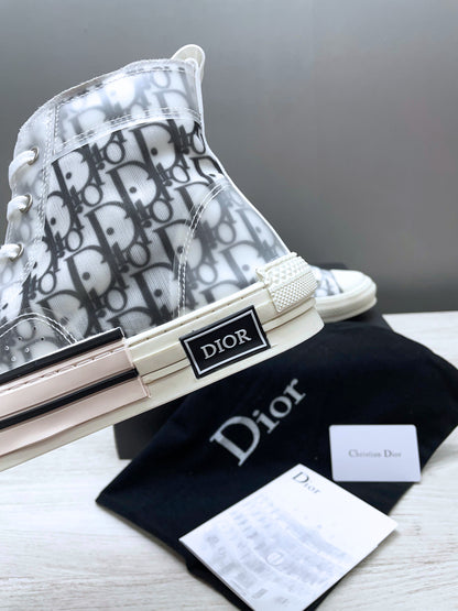 DIOR