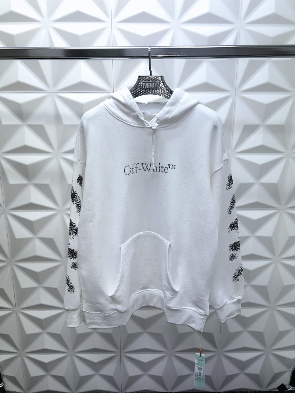 OFF WHITE