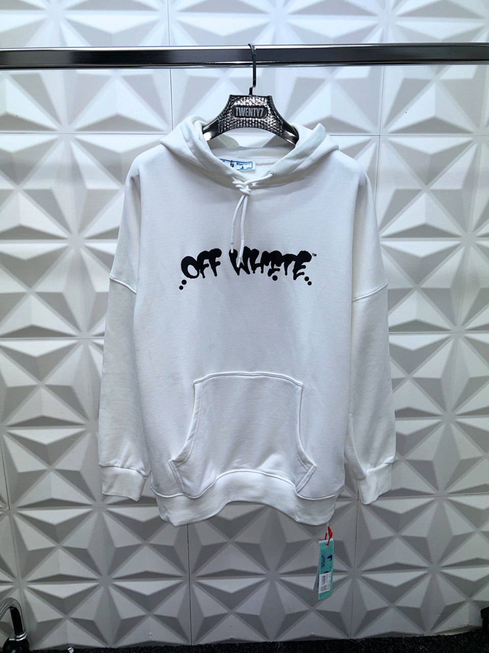 OFF WHITE