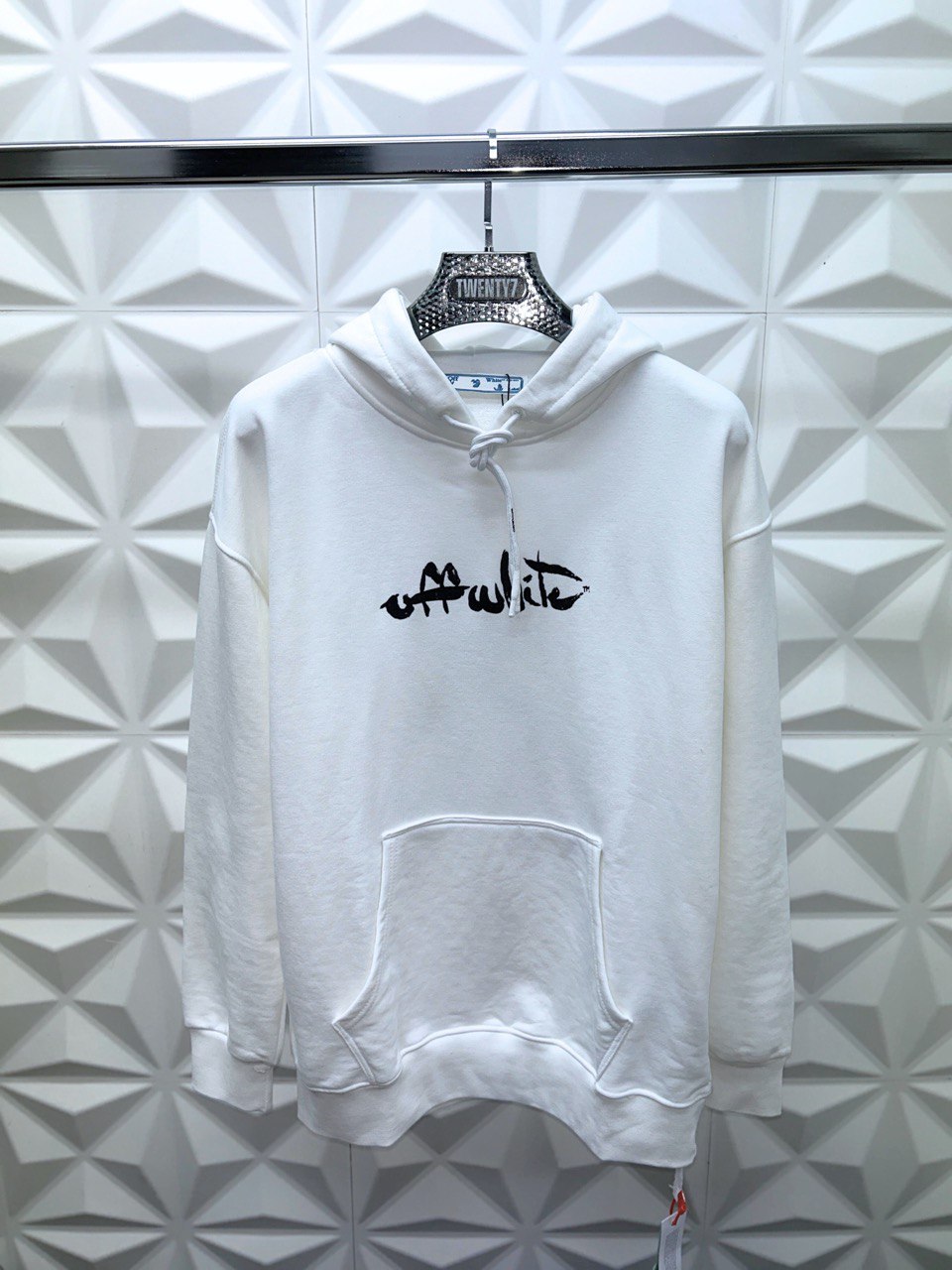 OFF WHITE