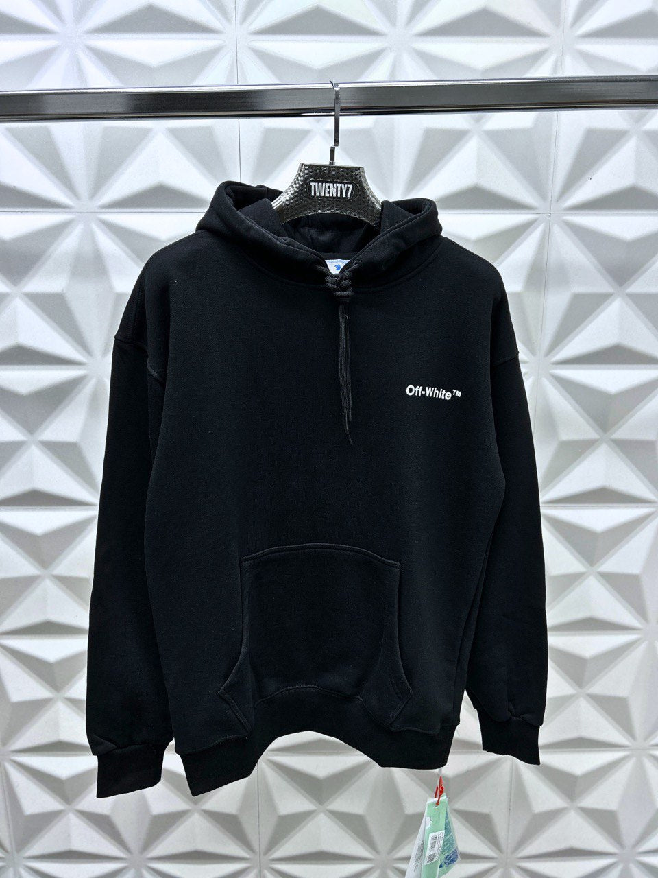 OFF WHITE