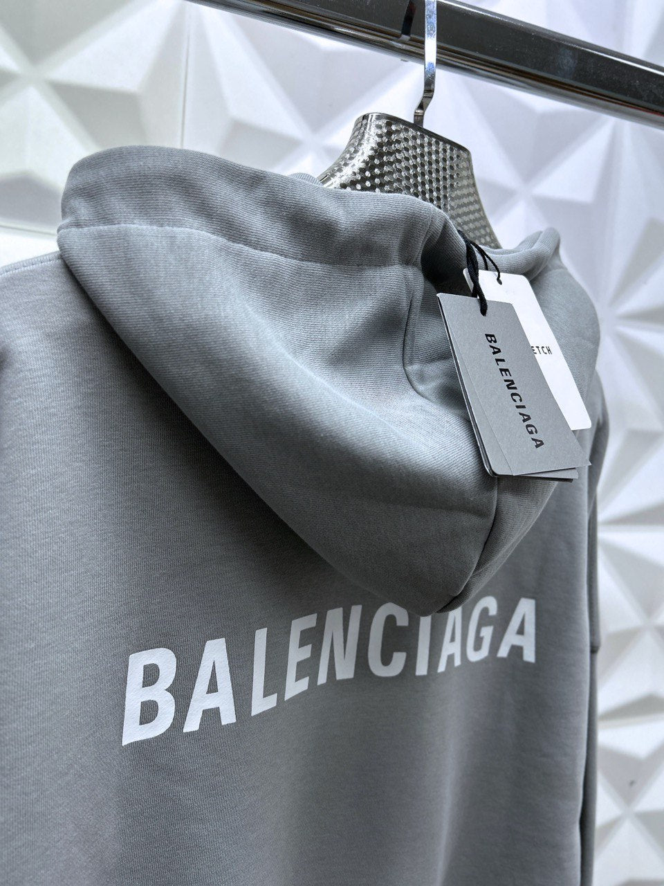BALENCIAGA
