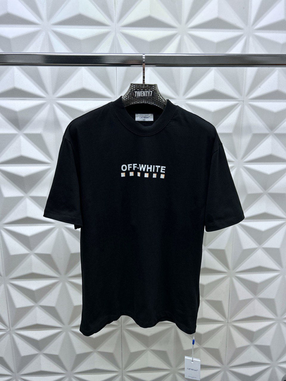 OFF WHITE