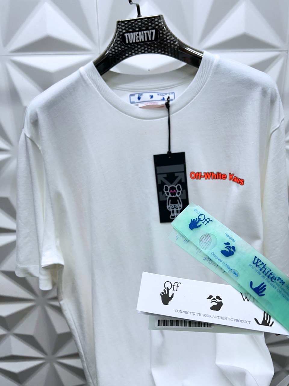 OFF WHITE