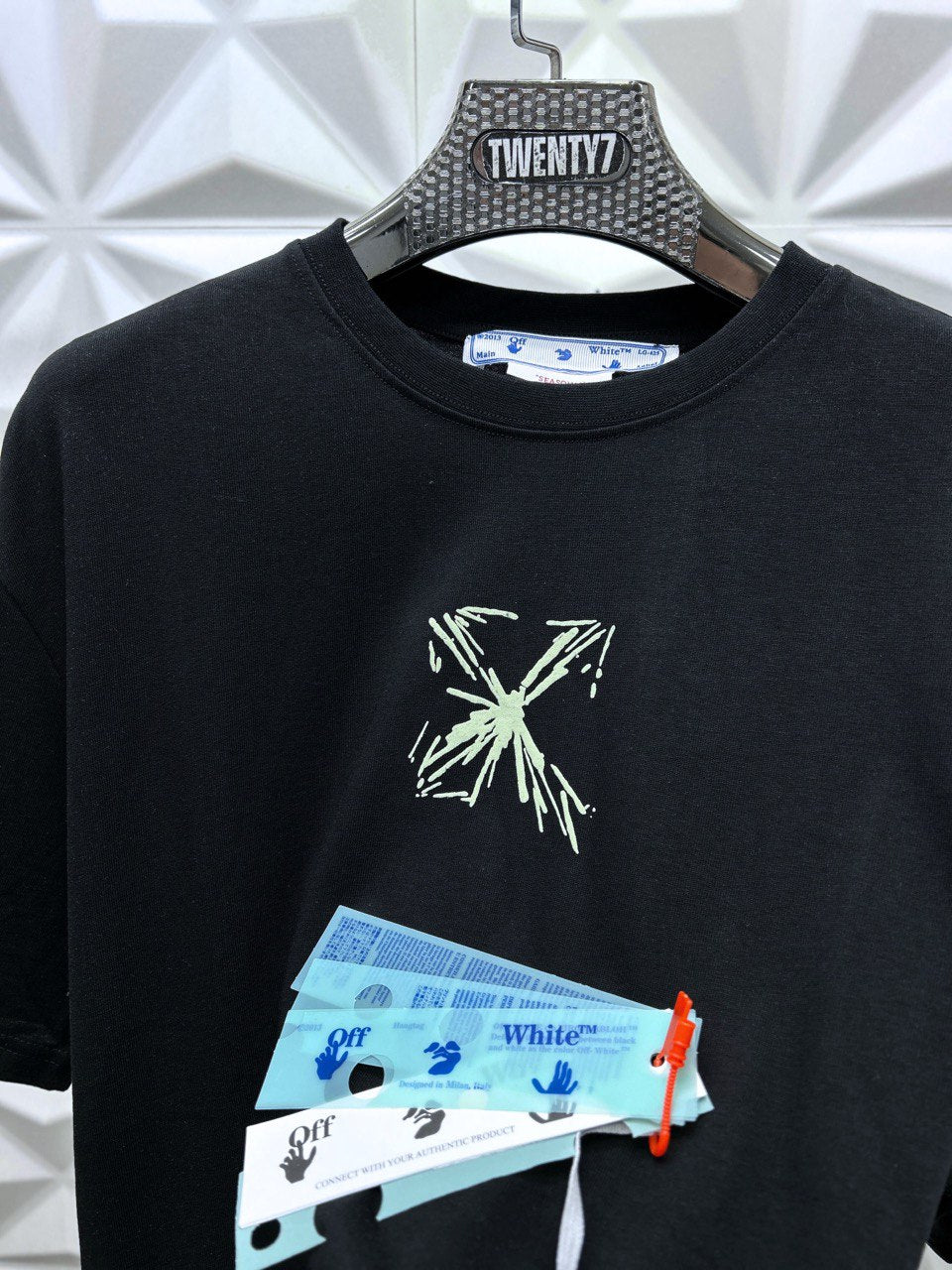 OFF WHITE