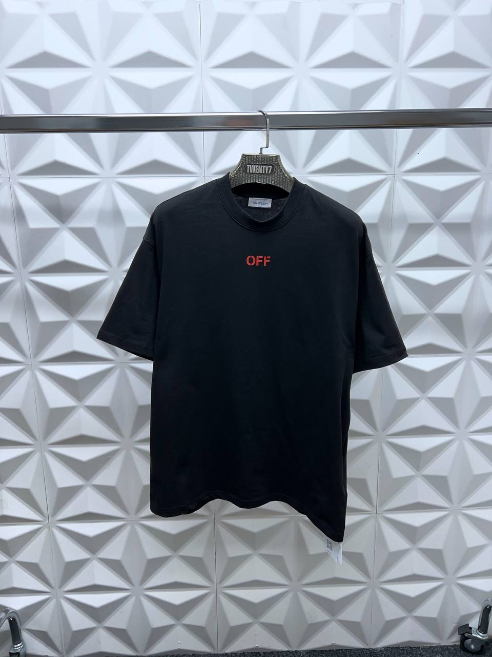 OFF WHITE
