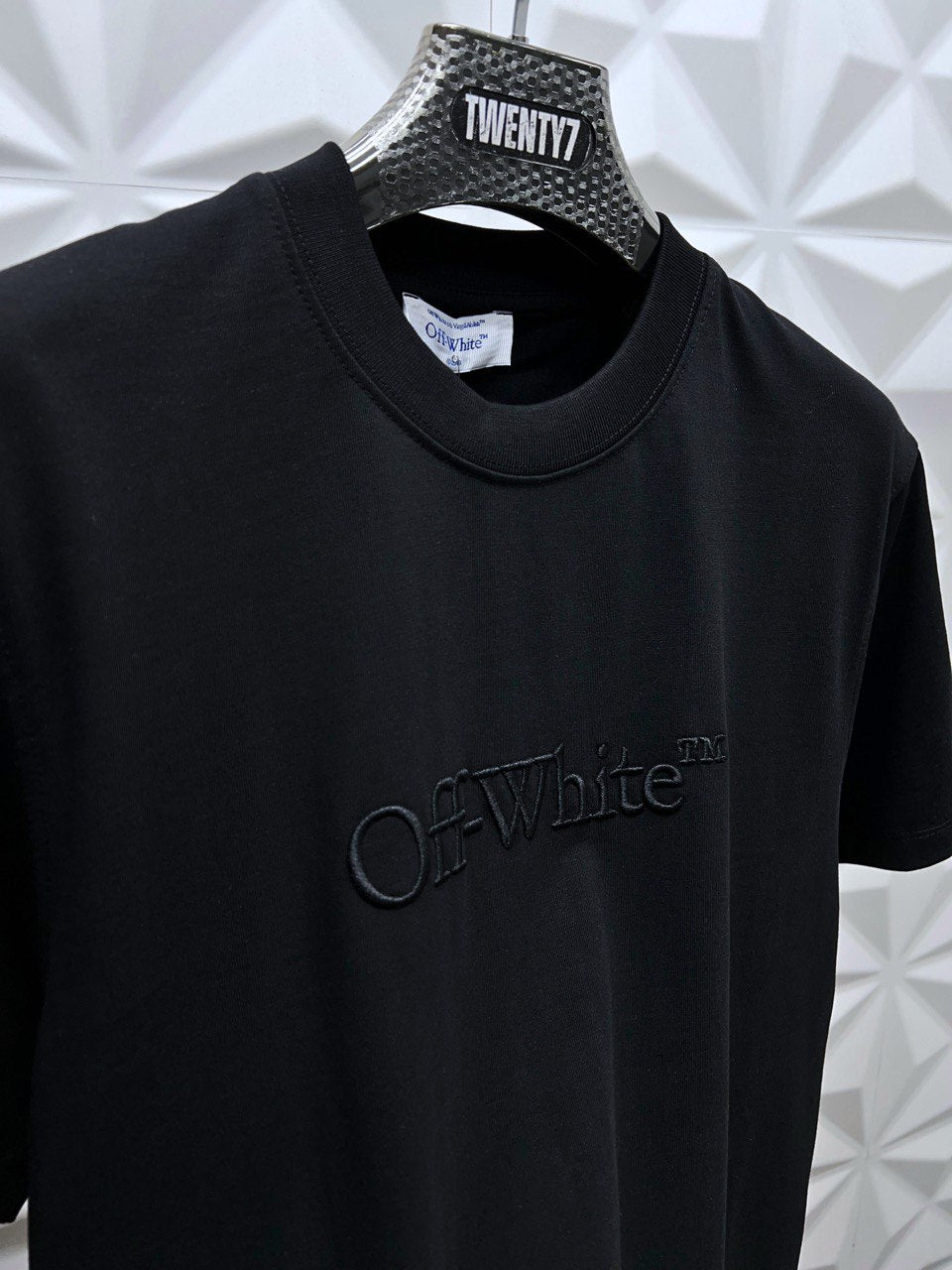 OFF WHITE