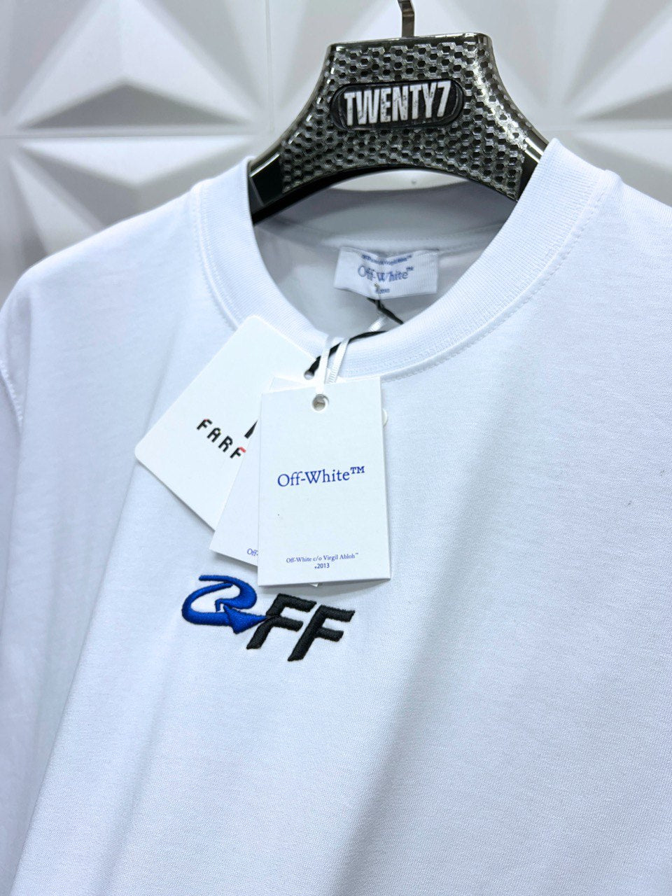 OFF WHITE