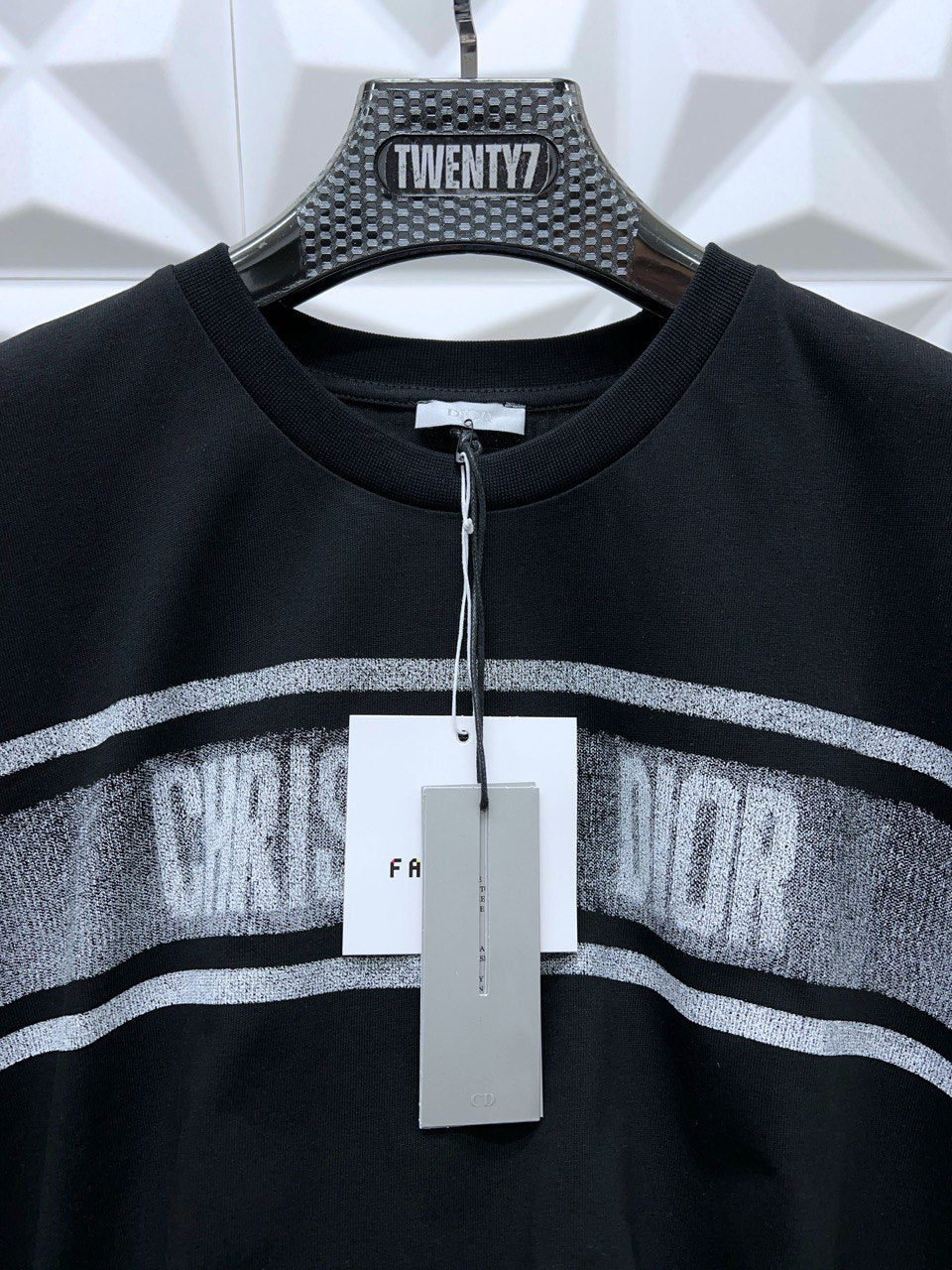 DIOR