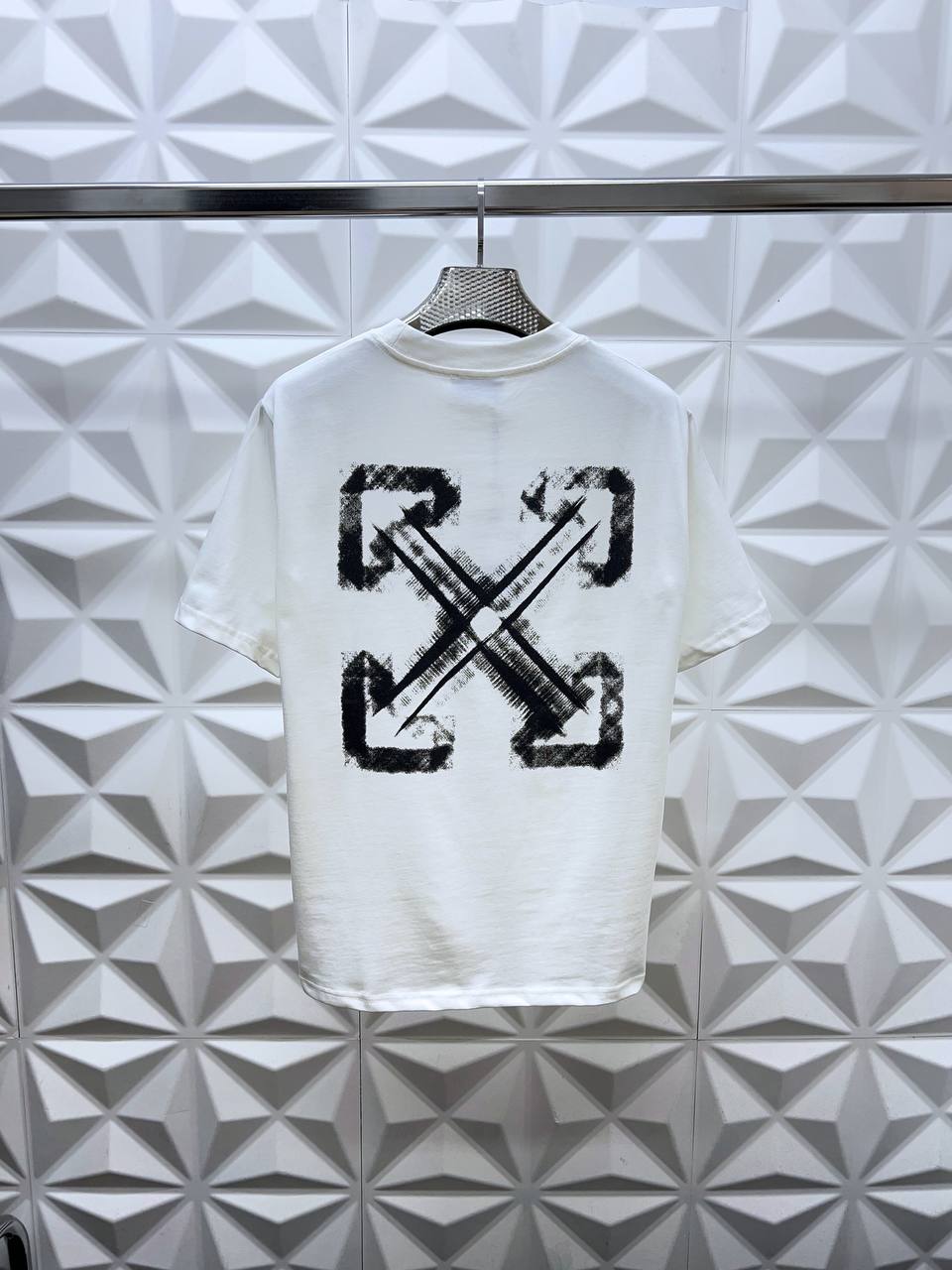 OFF WHITE