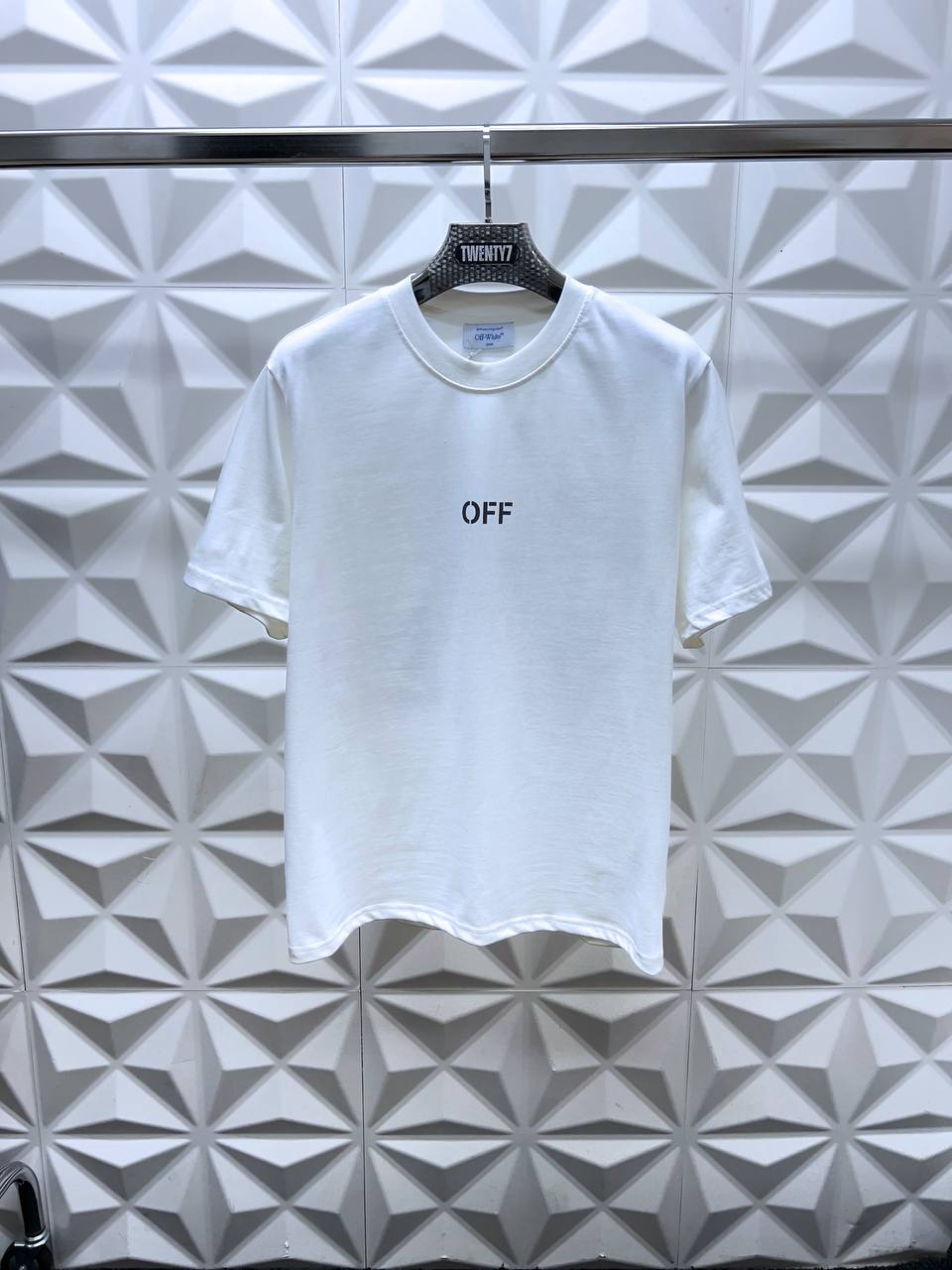 OFF WHITE