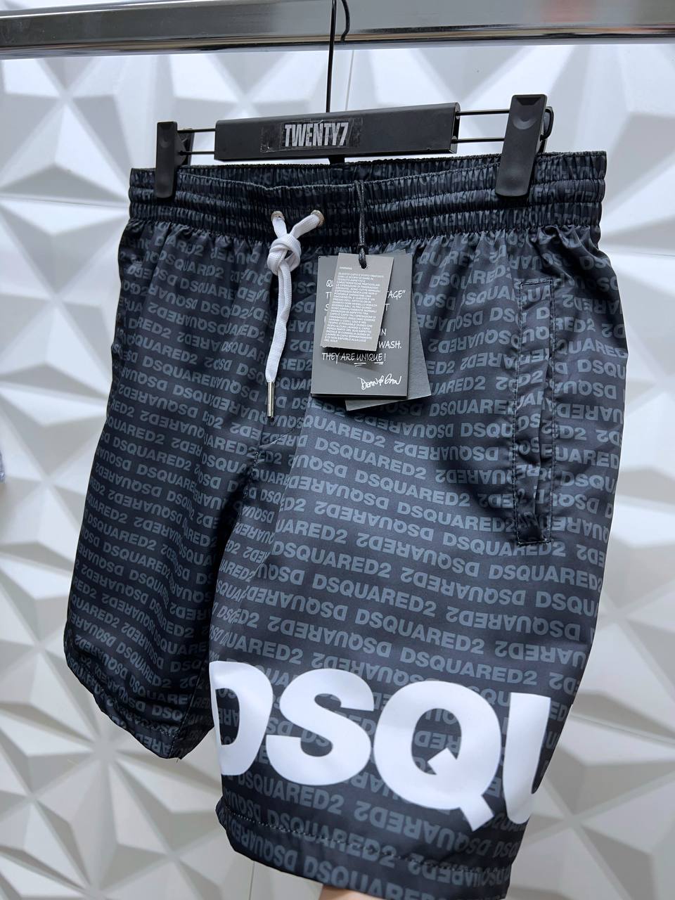 DSQUARED2