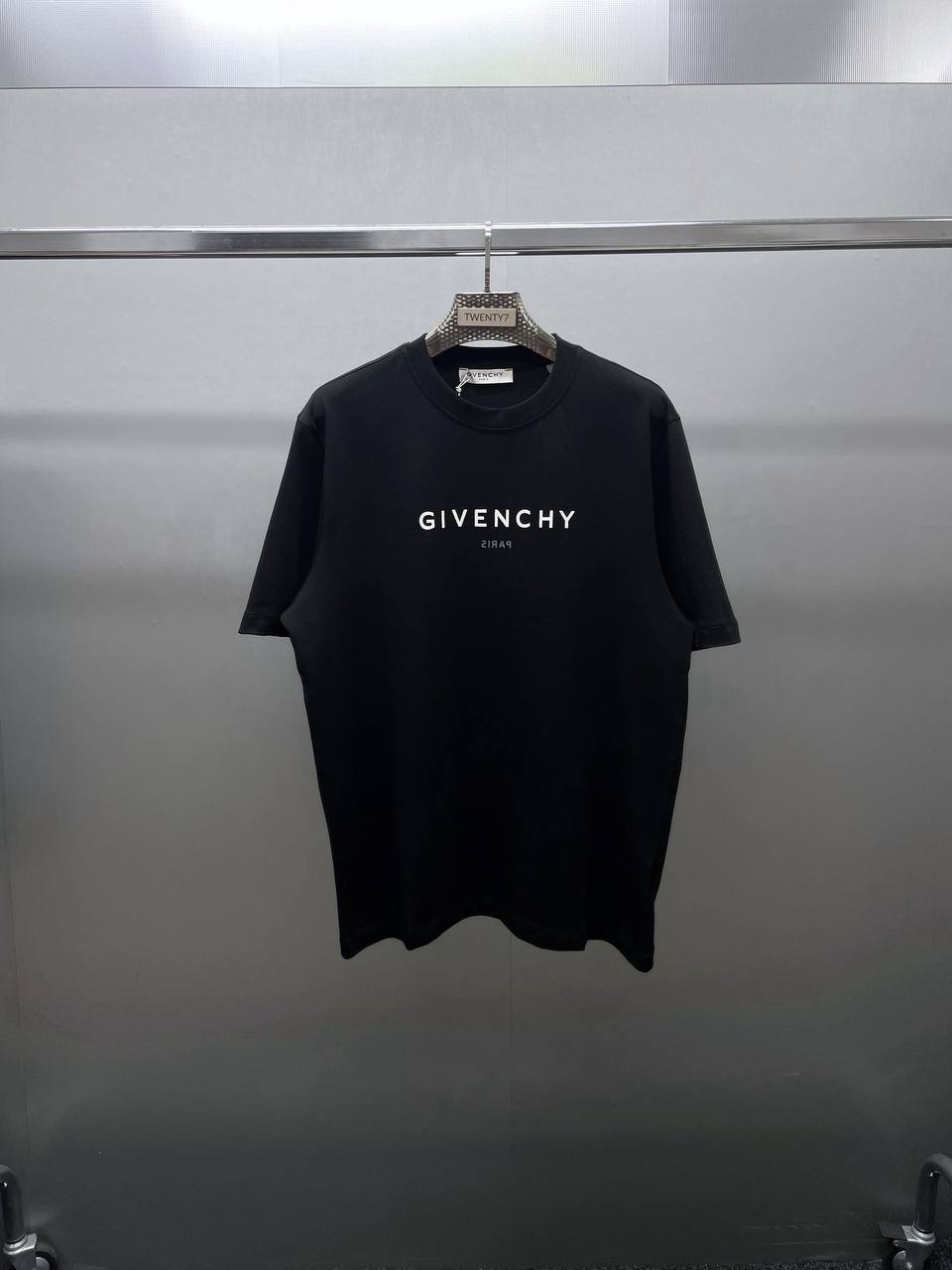 GIVENCHY