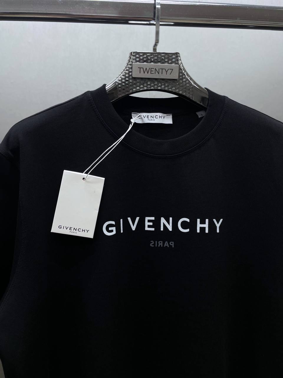 GIVENCHY